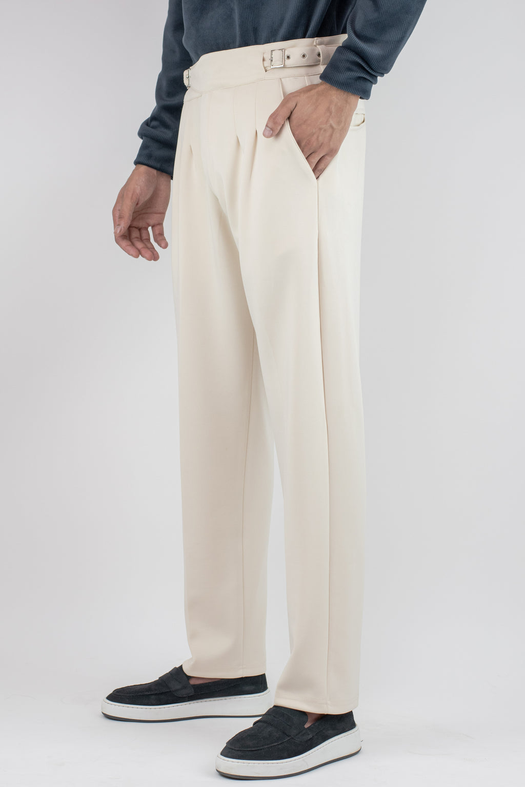 Pleated Relax Plant (White)