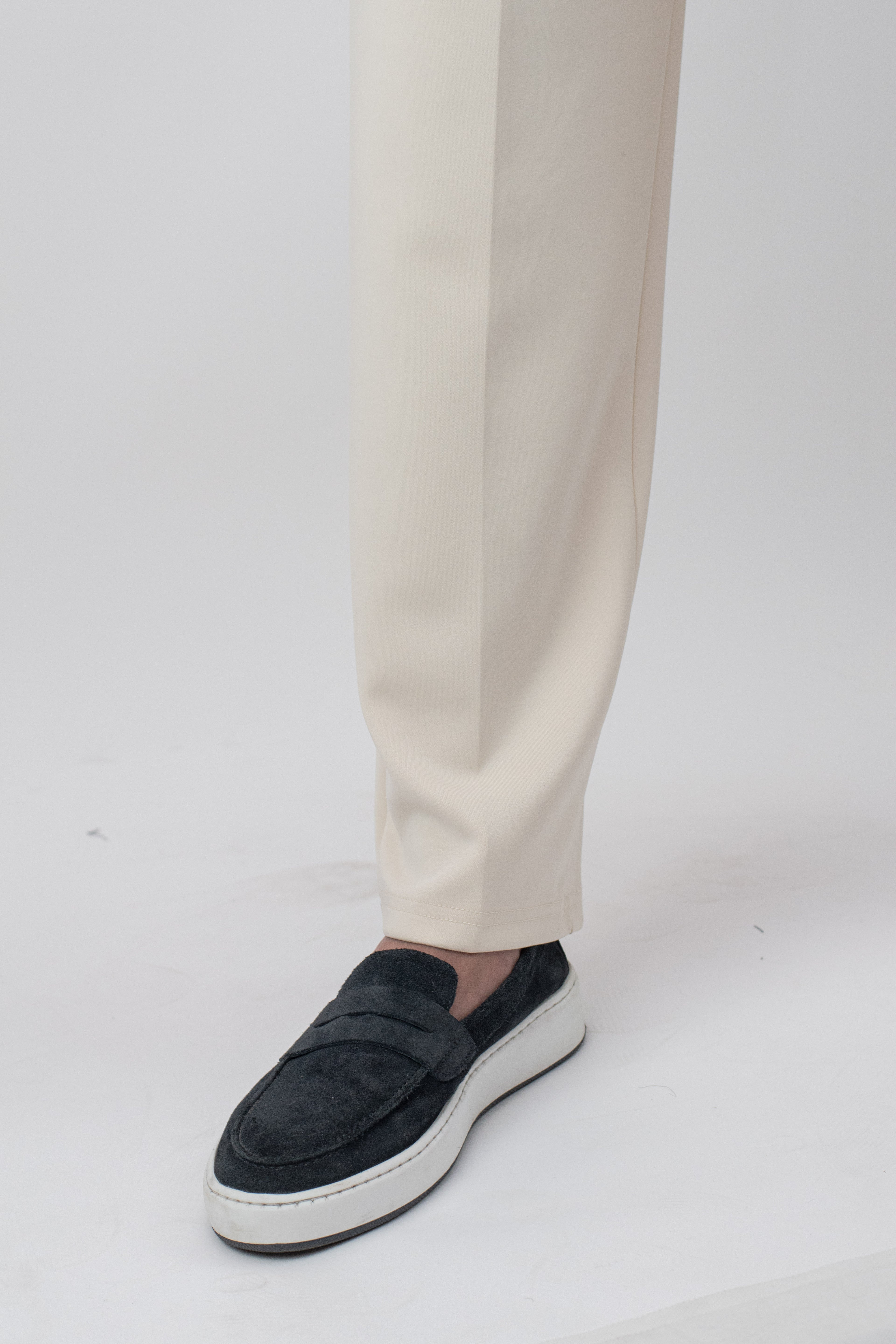 Pleated Relax Plant (White)